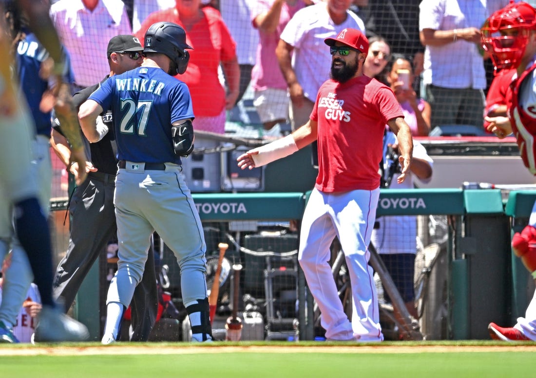MLB Angels edge Mariners; eight ejected following brawl